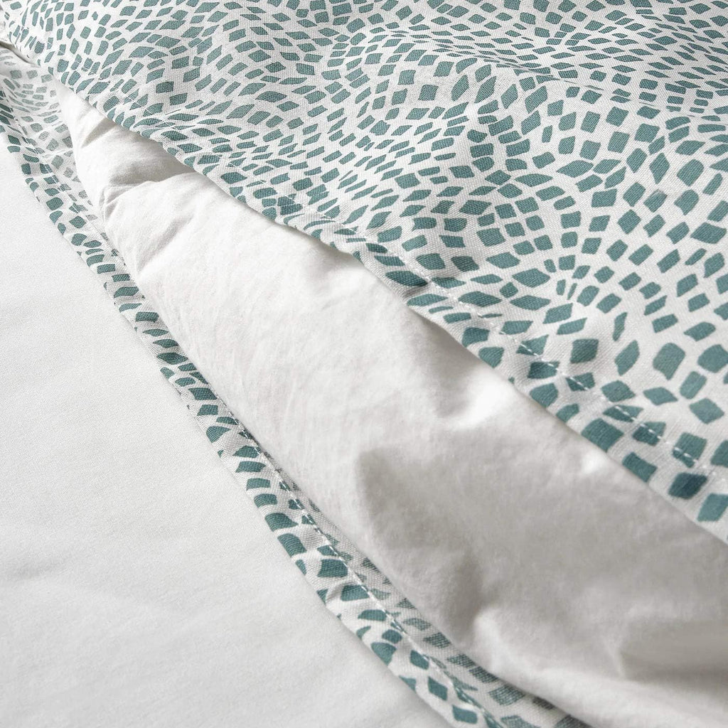 White/Blue Full/Queen Duvet Cover and Pillowcase(s) Z10255