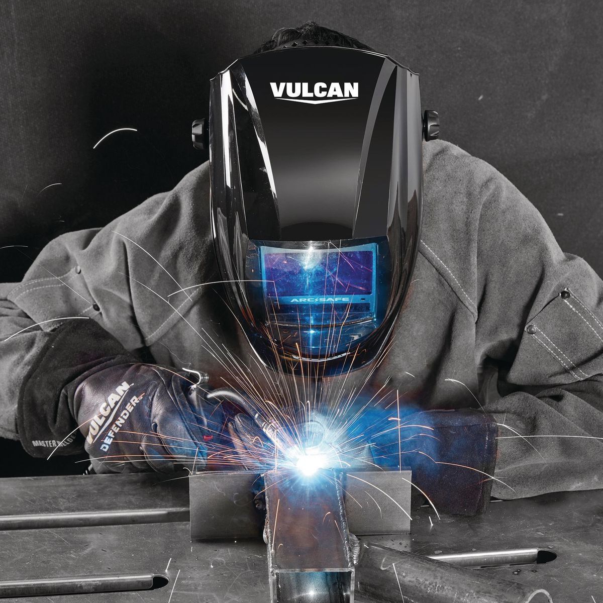 Auto-Darkening Welding Helmet V838