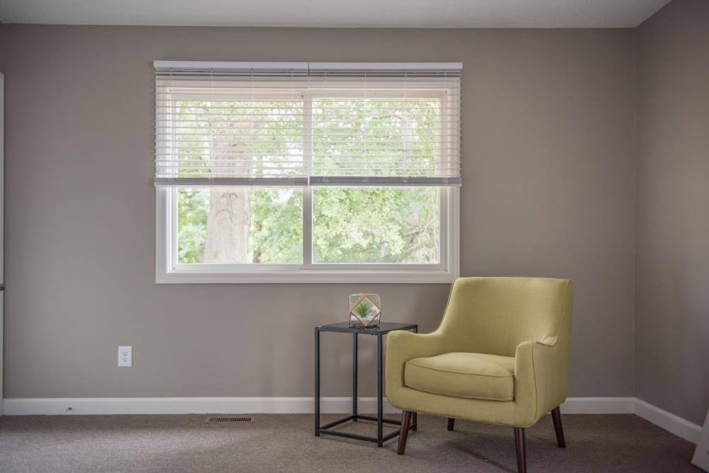 Cordless Soft White Faux Wood Room Darkening Blinds V64708