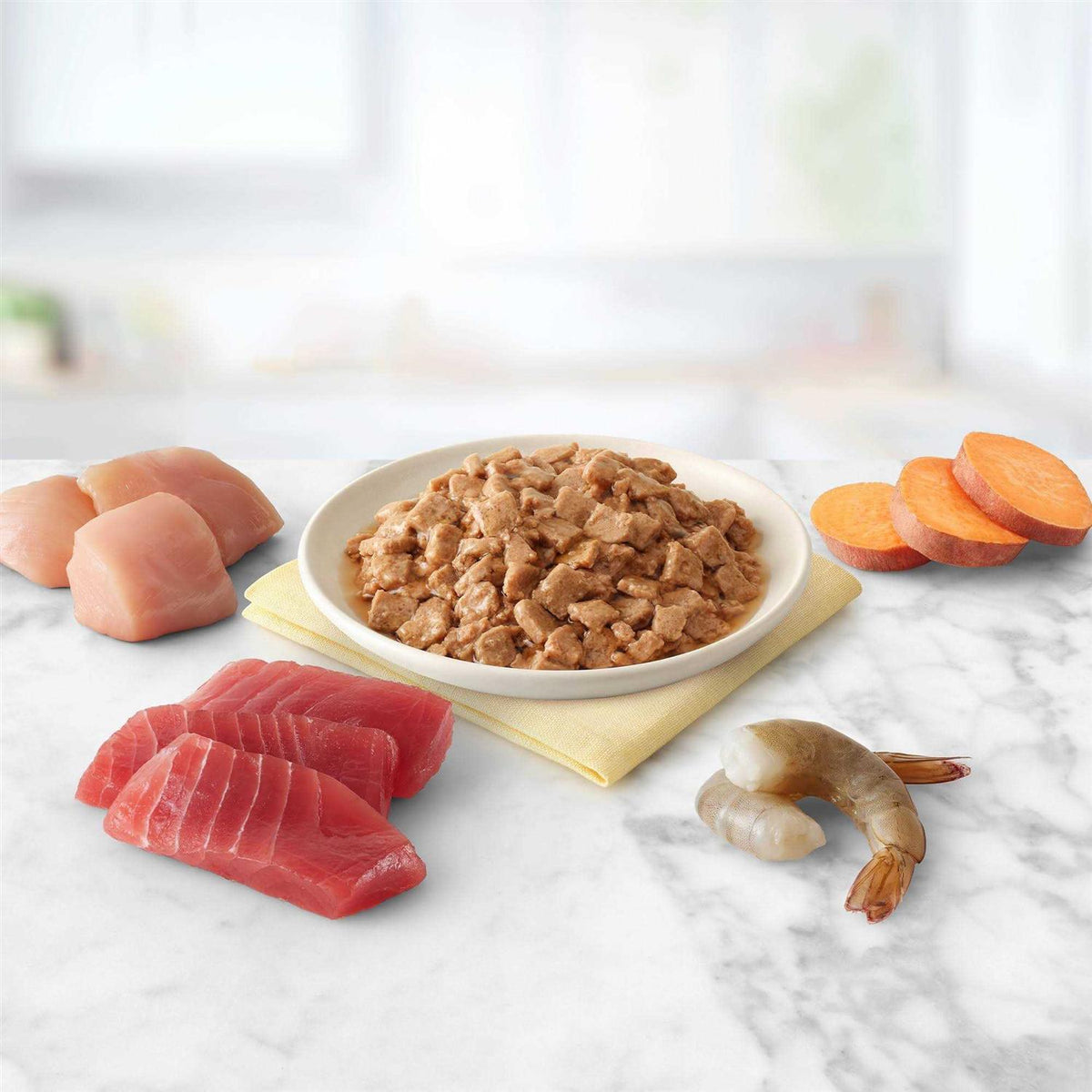 Tuna Chicken Fish & Shrimp Flaked Wet Cat Food P638161