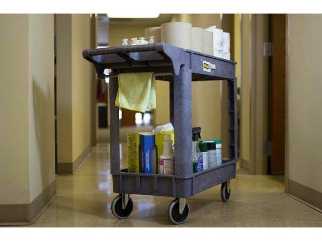 500 Pound Polypropylene Rolling Cart C6778