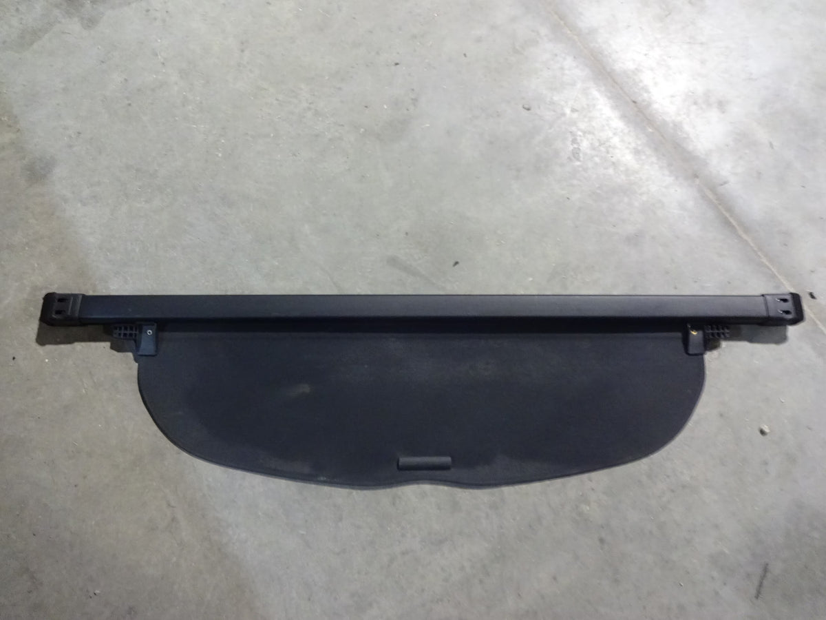Black Retractable Cargo Cover A176