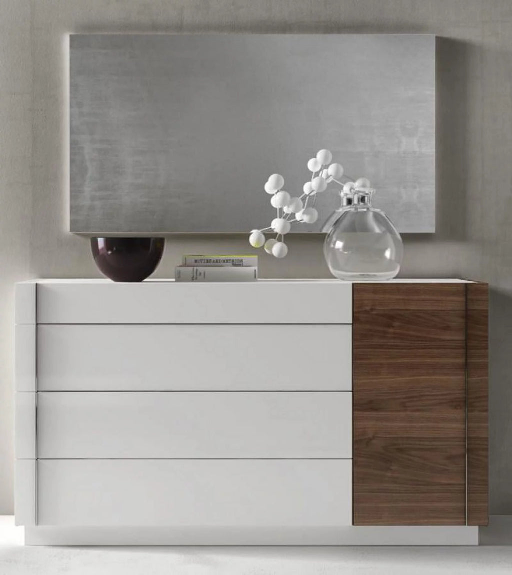 White 4 Drawer Wood Dresser D21057