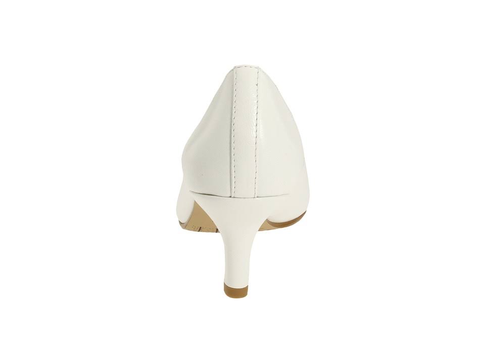 White Wow Pump N186416
