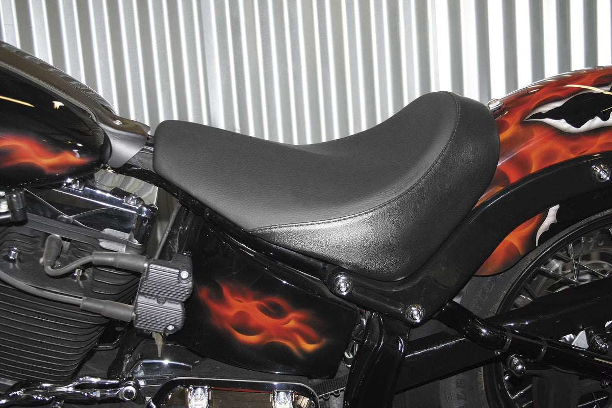 Plain Smooth Solo Seat X49551