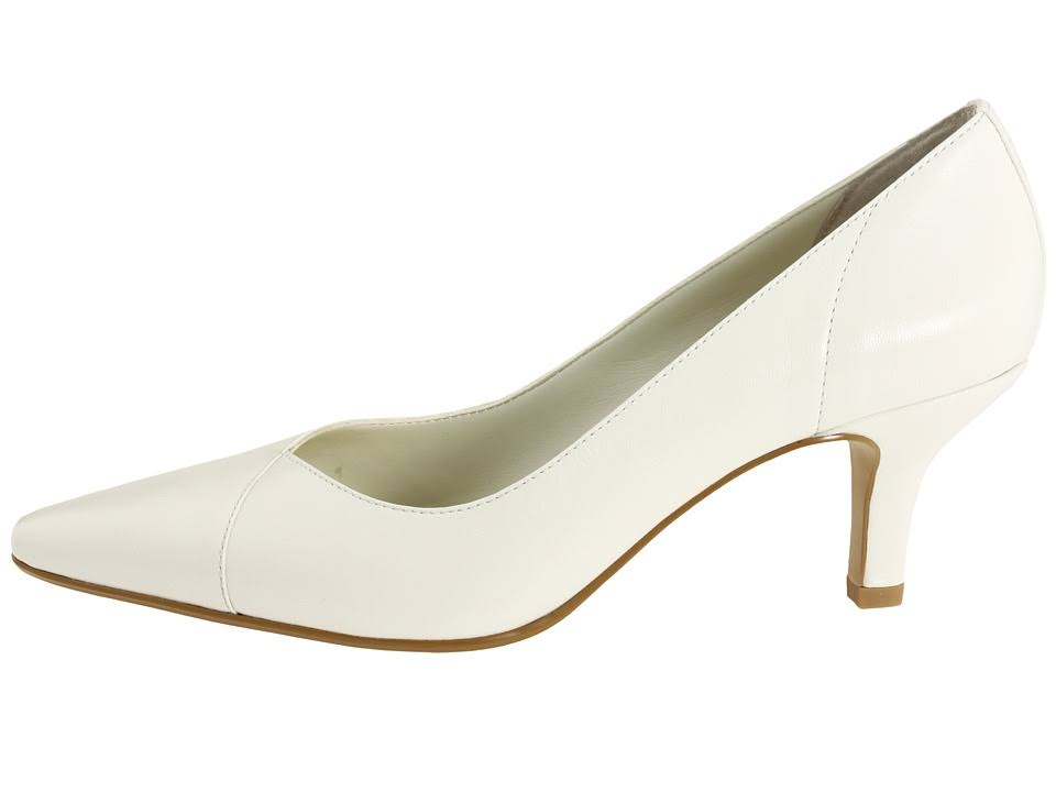 White Wow Pump N186416