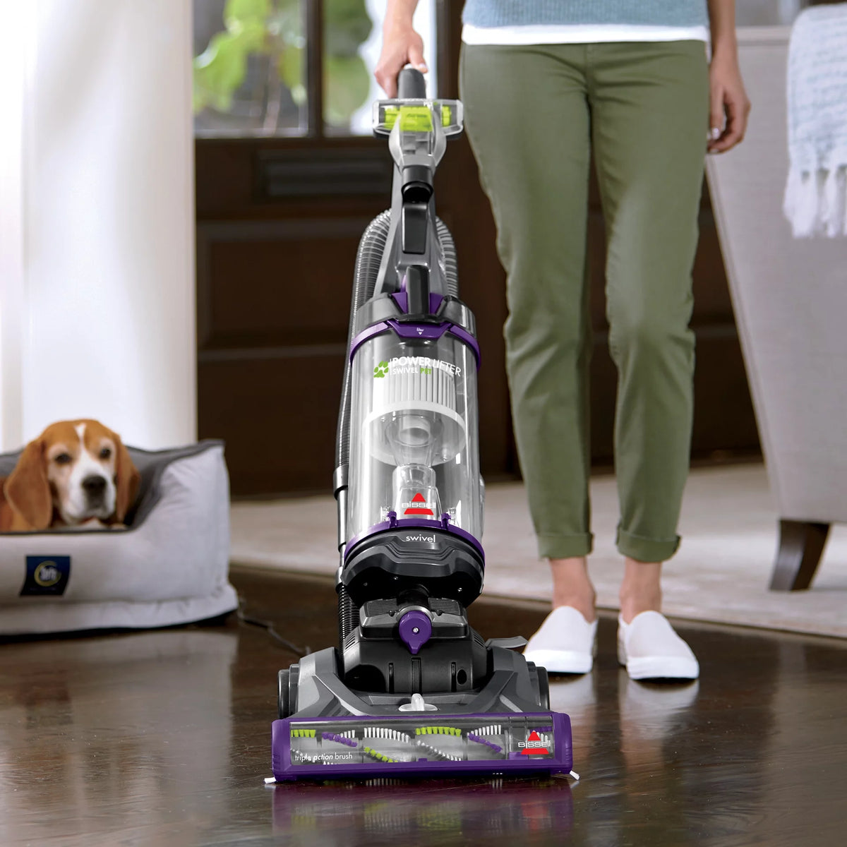 Bagless Upright Vacuum U57372